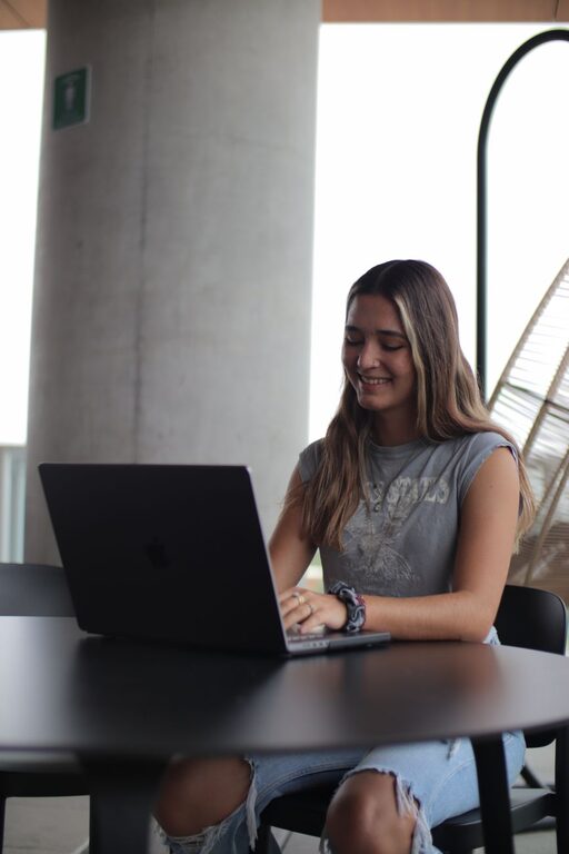 Cómo crear un blog personal para compartir tus experiencias y conectar con otros